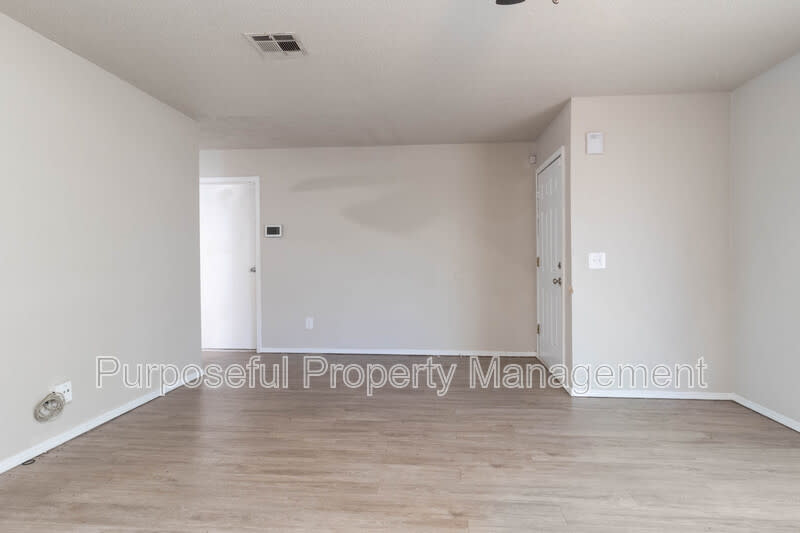 313 Belmont Drive – photo 5