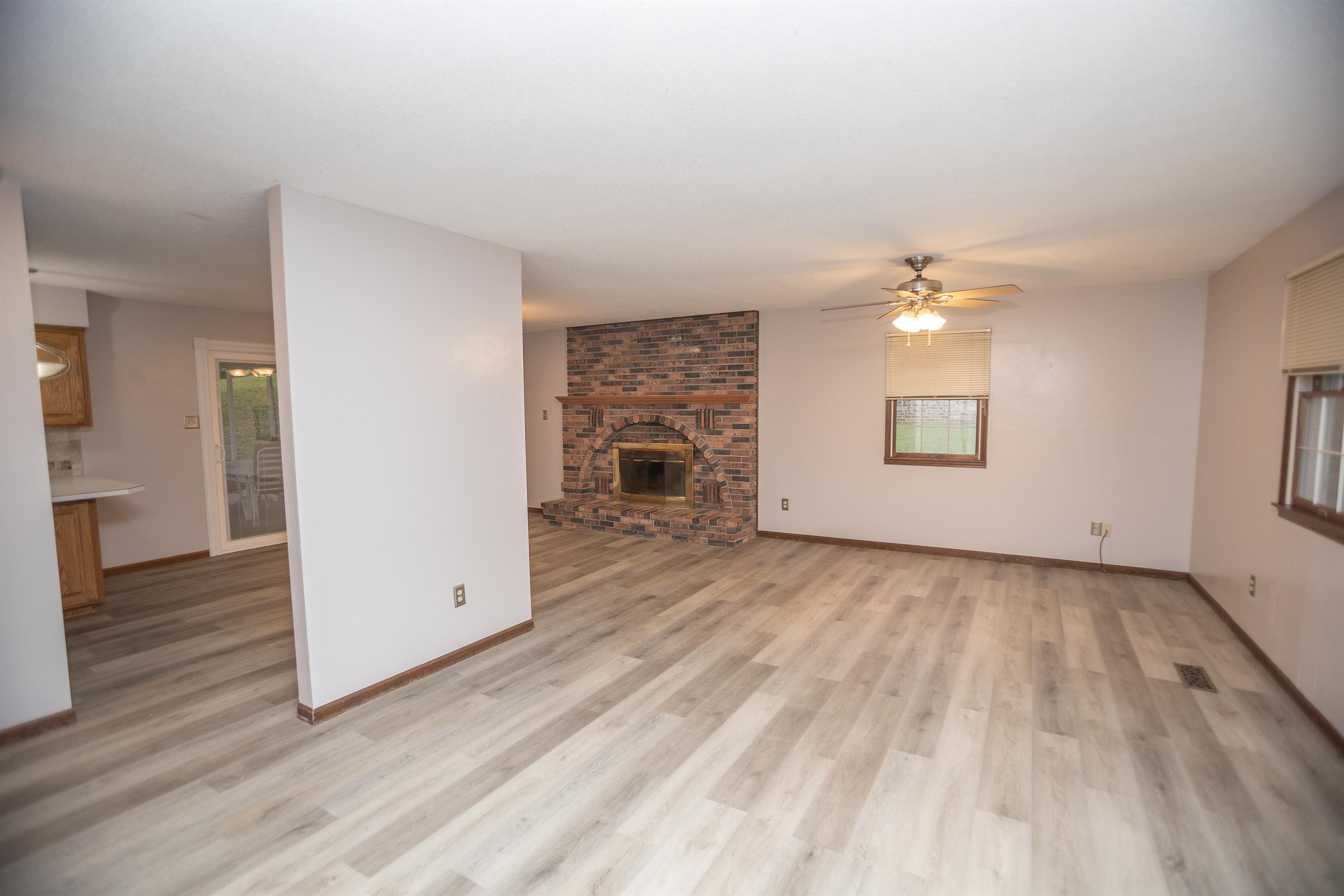 223 Mary Drive – photo 2