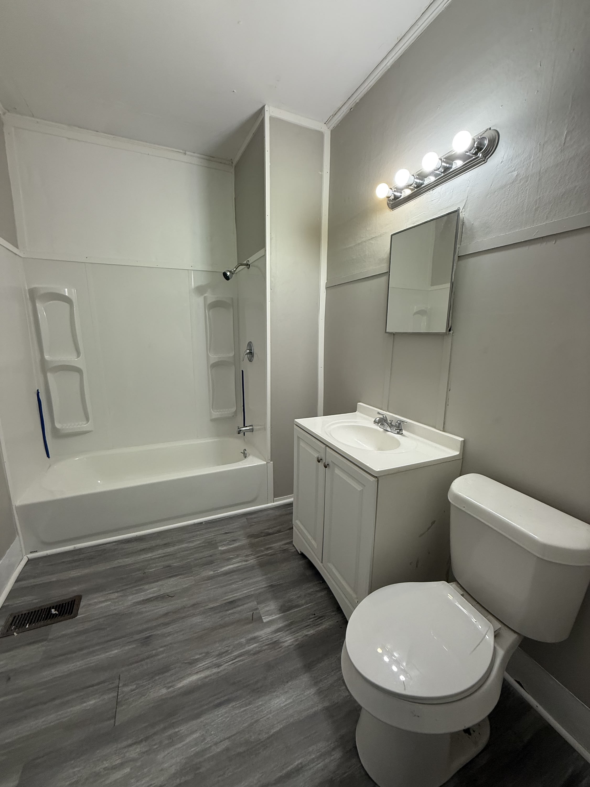 528 Oregon Street – photo 5