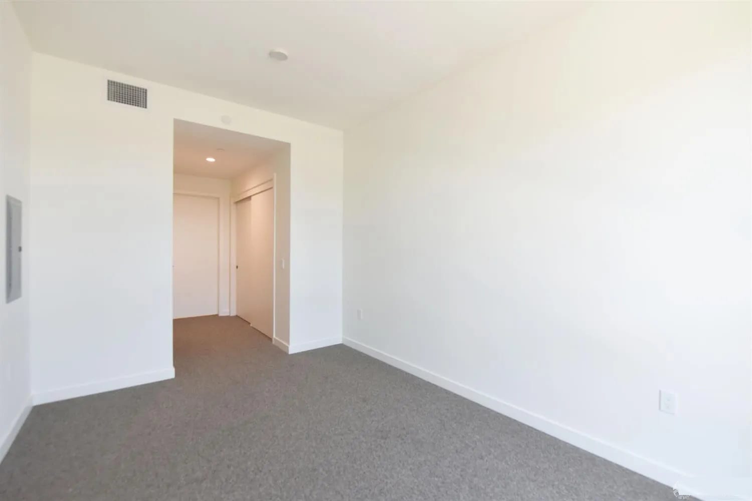 395 6th St Apt 305 – photo 4