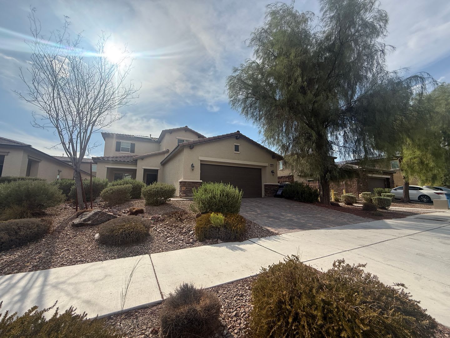 5 bedrooms 3 bathrooms plus large Den located in Las Vegas! – photo 4