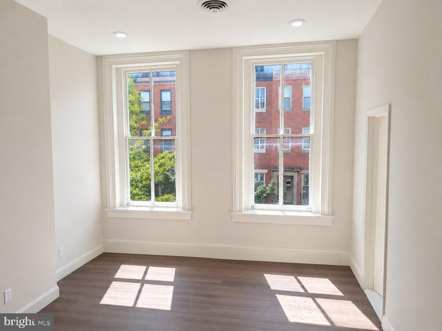923 N CALVERT Street – photo 3