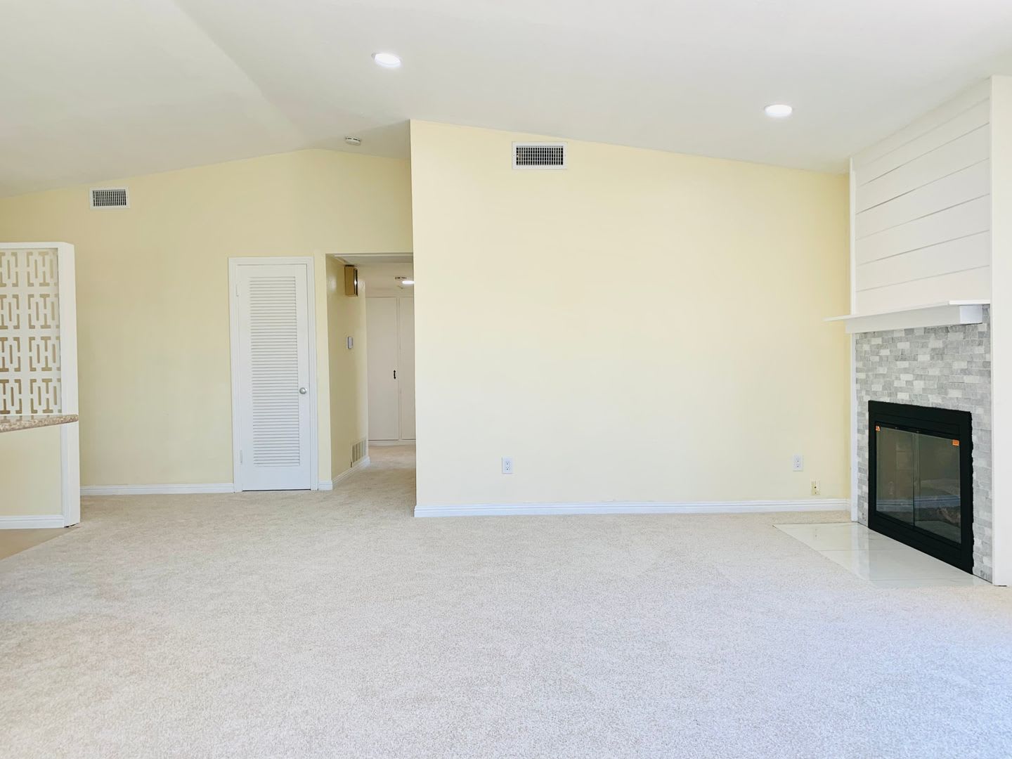 BEAUTIFUL AND SPACIOUS 3BD/2BA HOME IN CLAIREMONT! ONLY $4,295/mo! – photo 2
