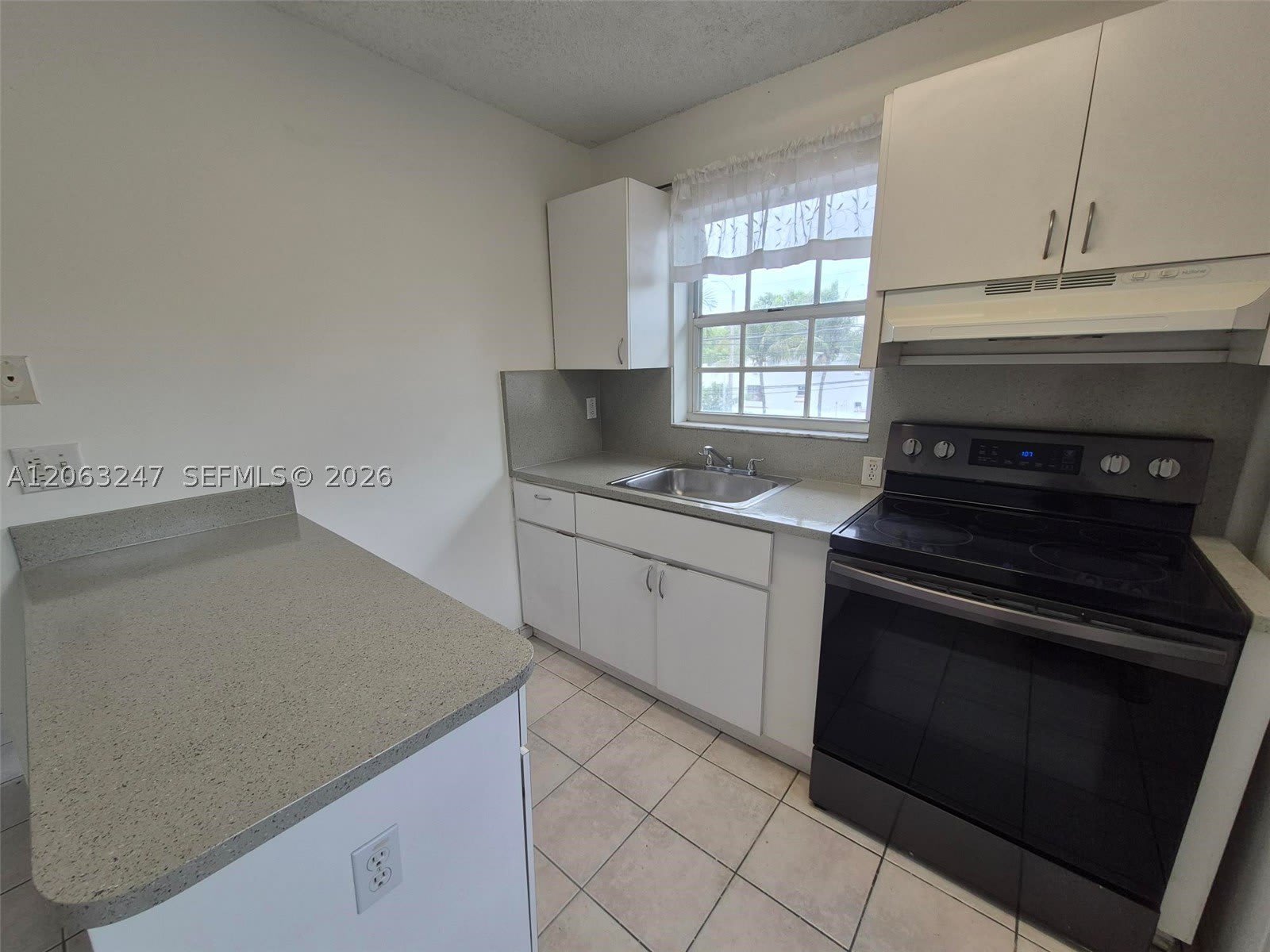 1366 SW 4th St – photo 5