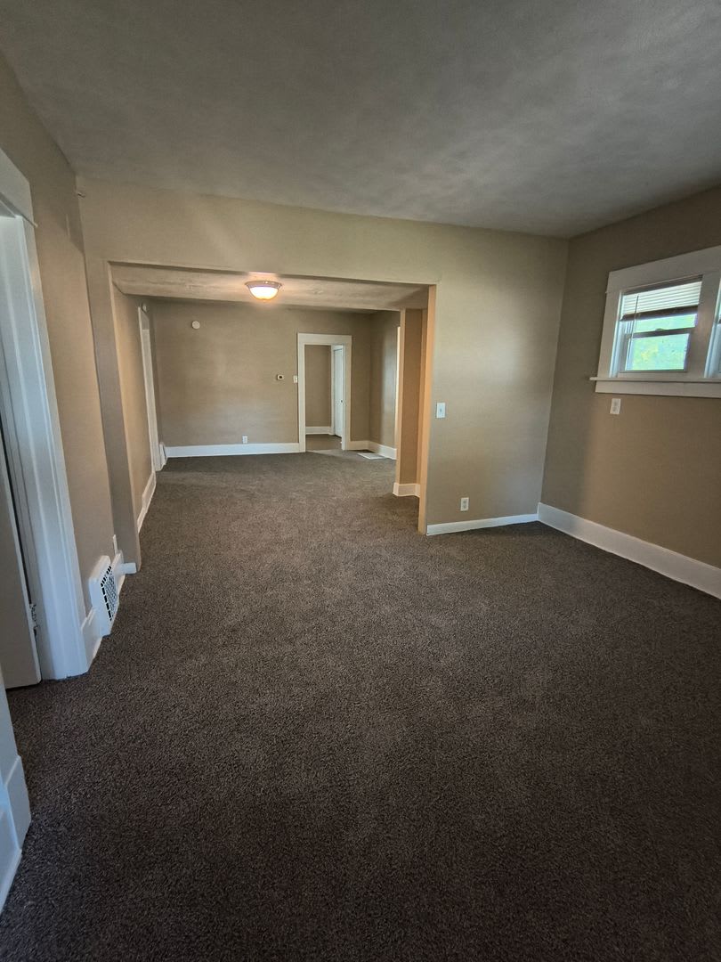 Comfortable 3-Bedroom Home with Two Private Bathrooms – photo 2