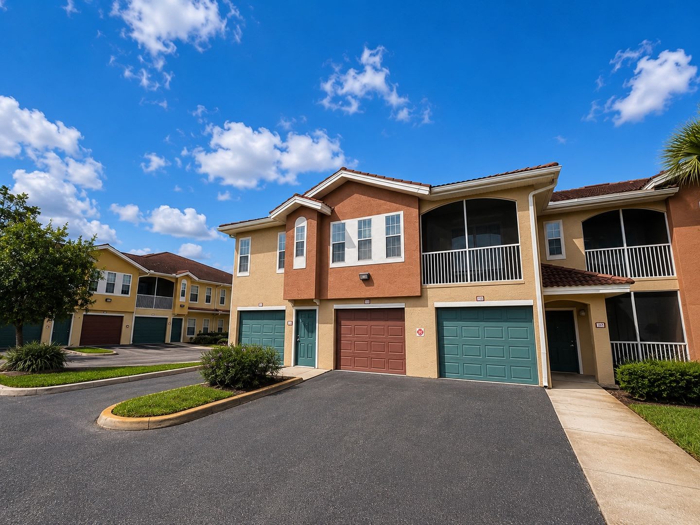 Updated 2Br Condo With Garage In Hunter S Creek – photo 2
