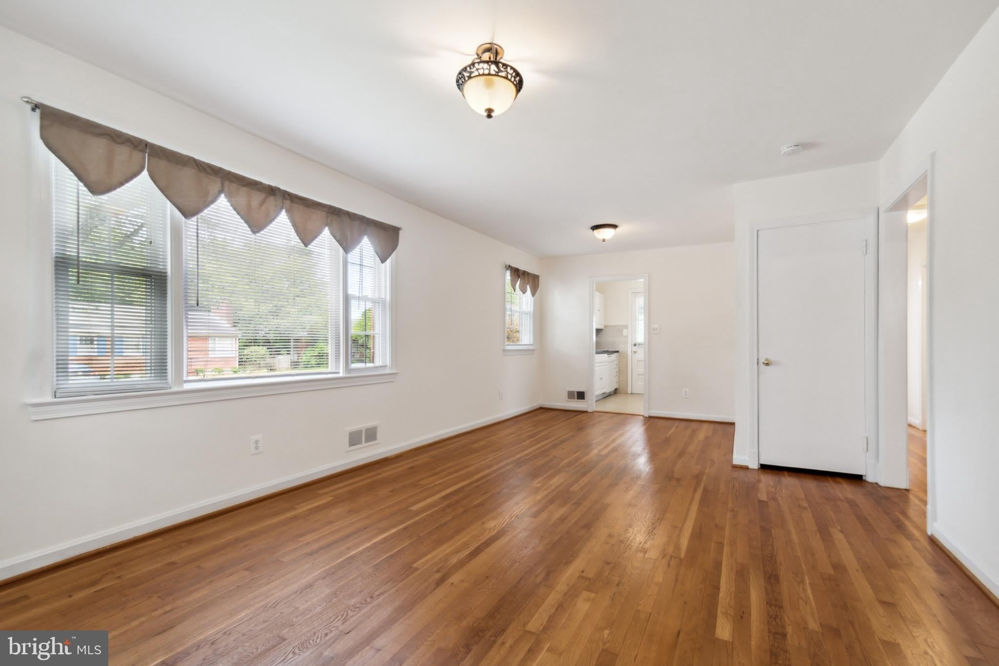 9923 MAYFIELD Drive – photo 4