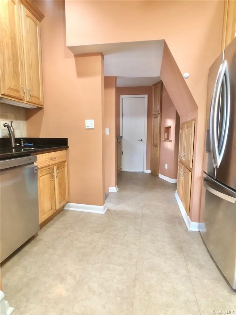72 Stewart Avenue – photo 4