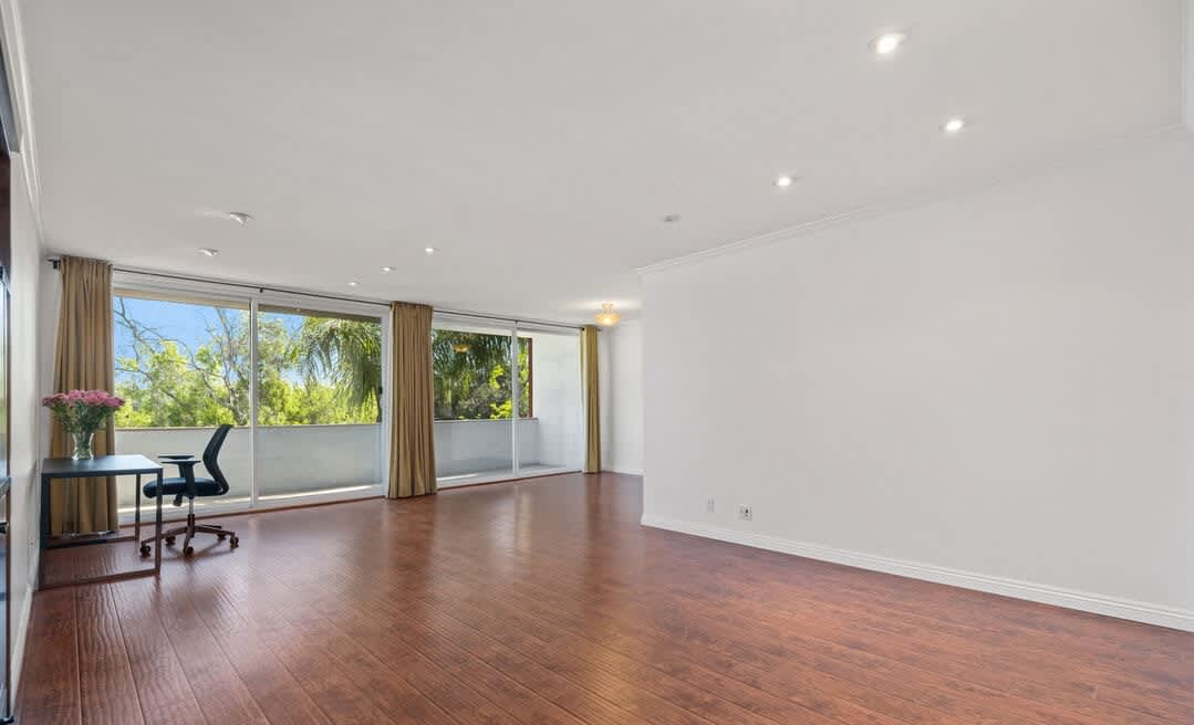 4915 Tyrone Ave – photo 1