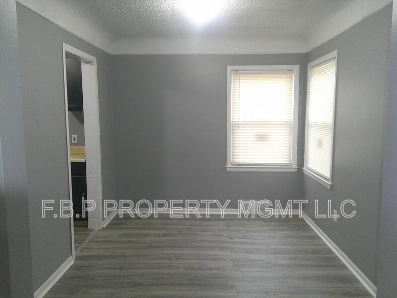 18545 Riverview St – photo 4