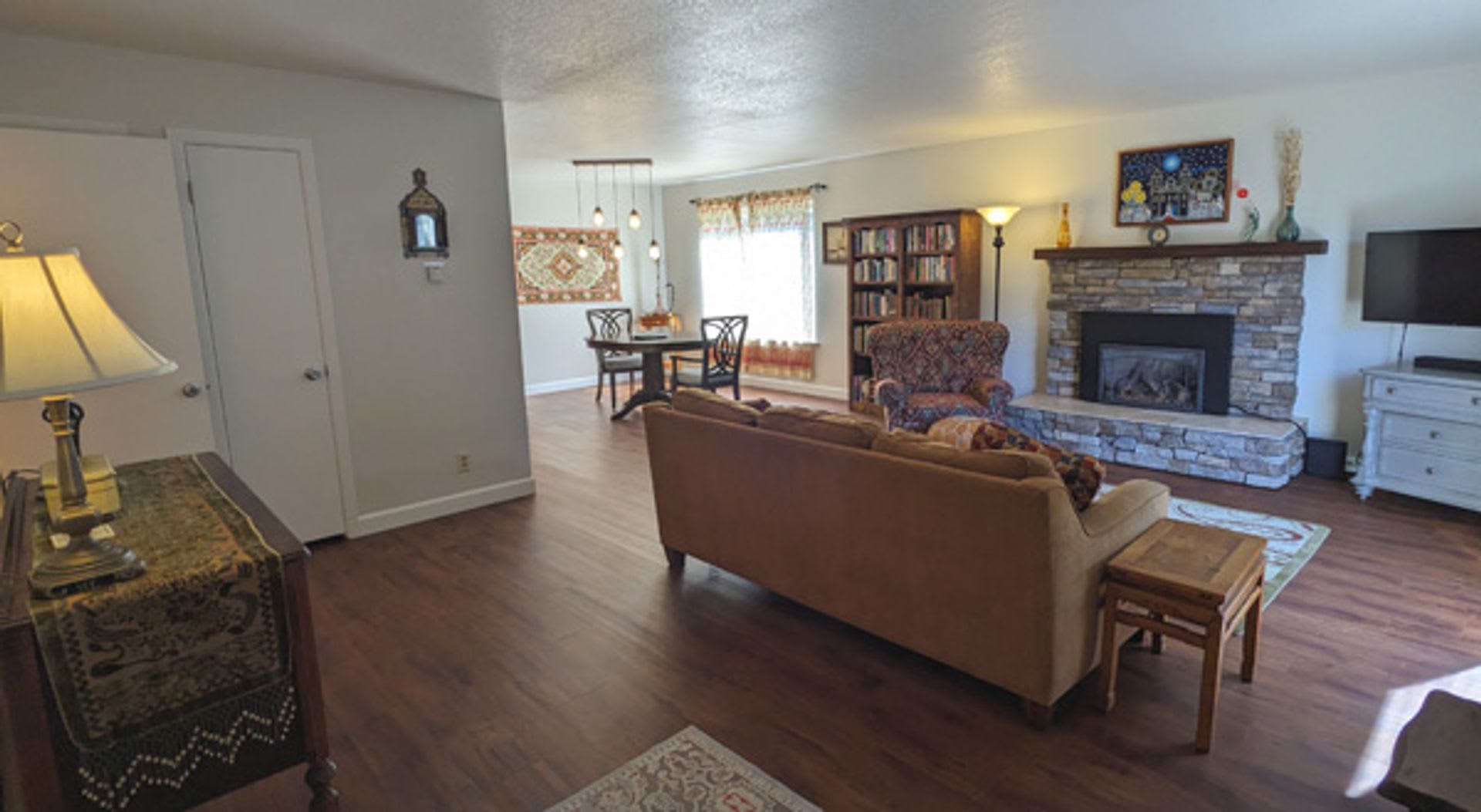 Move in Ready Furnished 3/1.5 Condo, most utilities included – photo 3