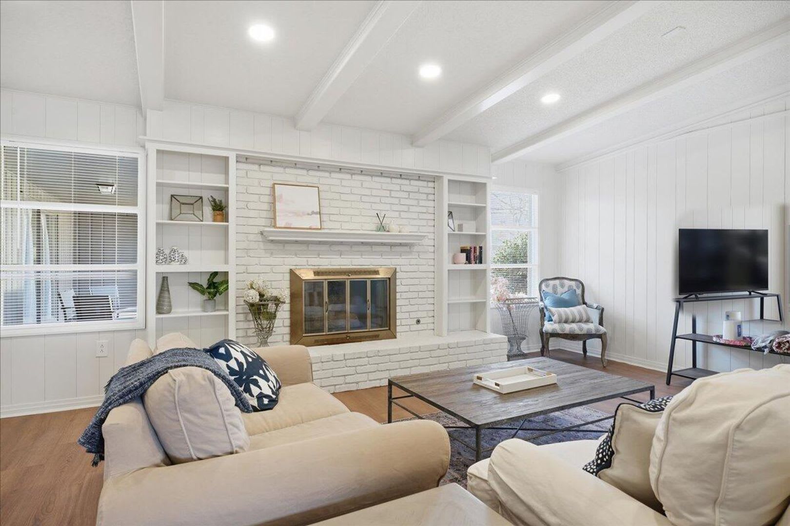 Charming One Of A Kind 4 Bedroom Home – photo 5