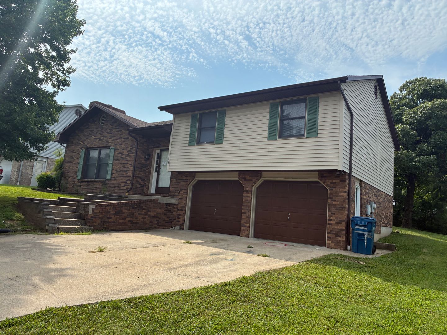 Gorgeous 3 Bed 3 Bath Home with 2 Car Garage – photo 1