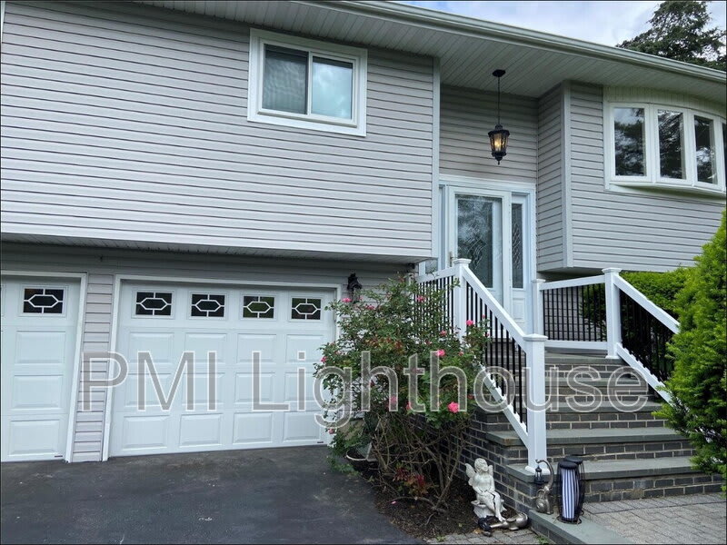 2077 Feuereisen Ave – photo 1