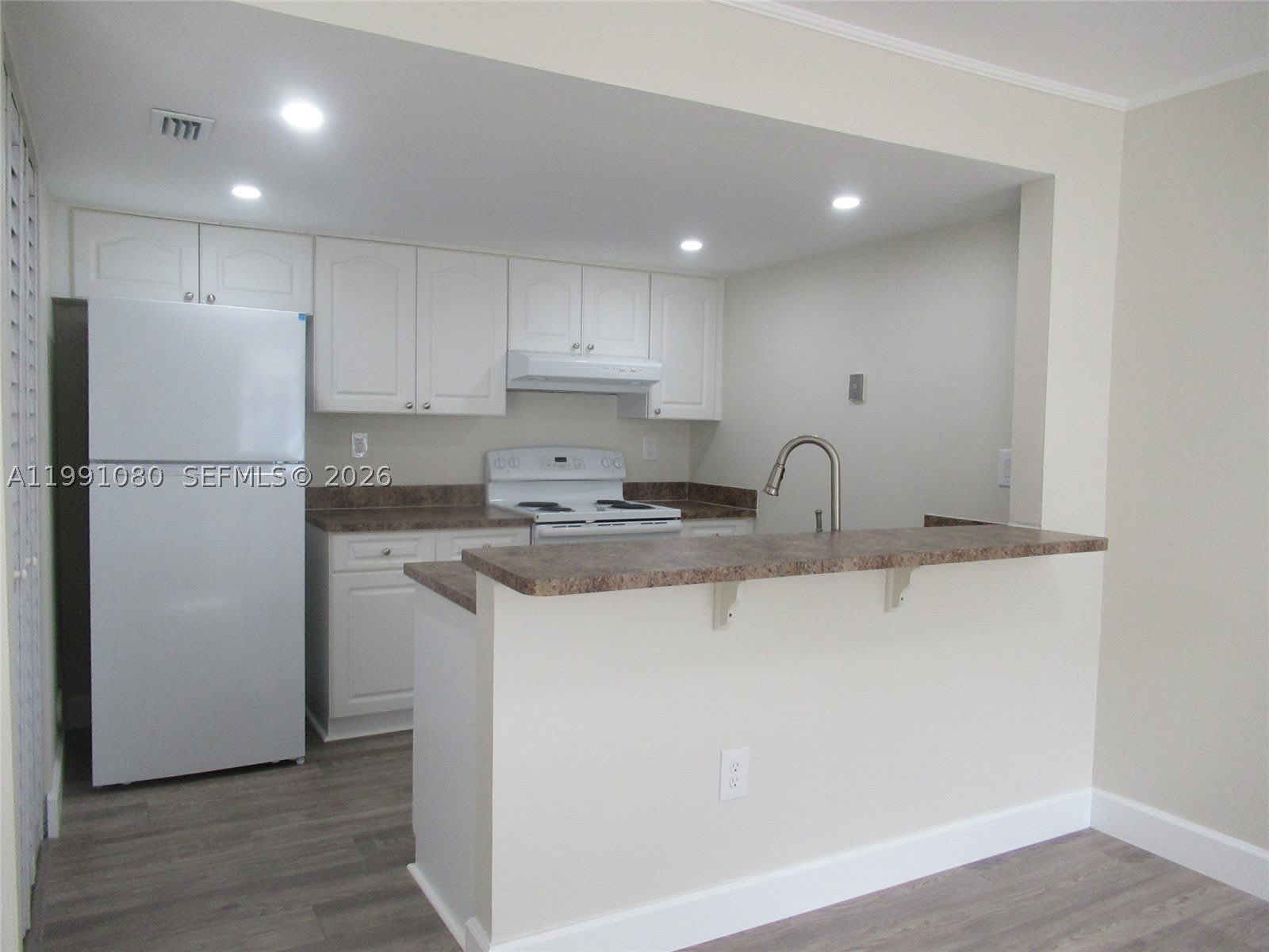 6825 SW 45th Ln – photo 4