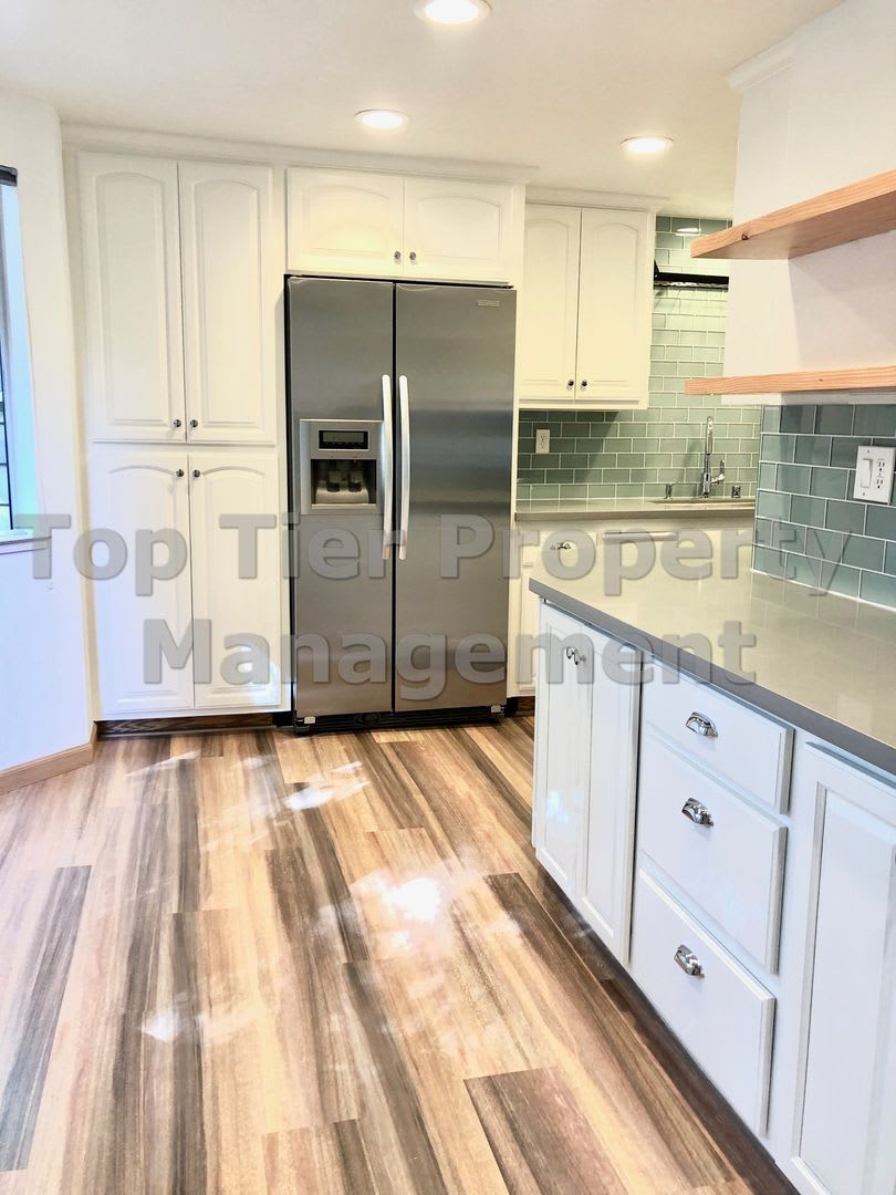 Spacious 2 Bd/ 2.5 Ba/ 1405 sf Walnut Creek Townhouse available early October for Lease! – photo 2