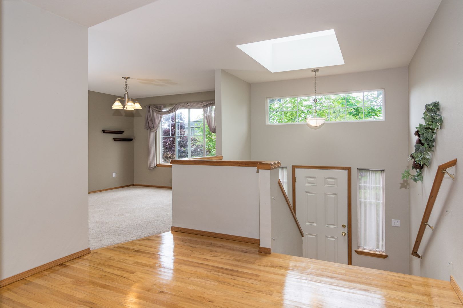 Large Updated 5 Bed SPLIT-LEVEL Kenmore Home! – photo 3