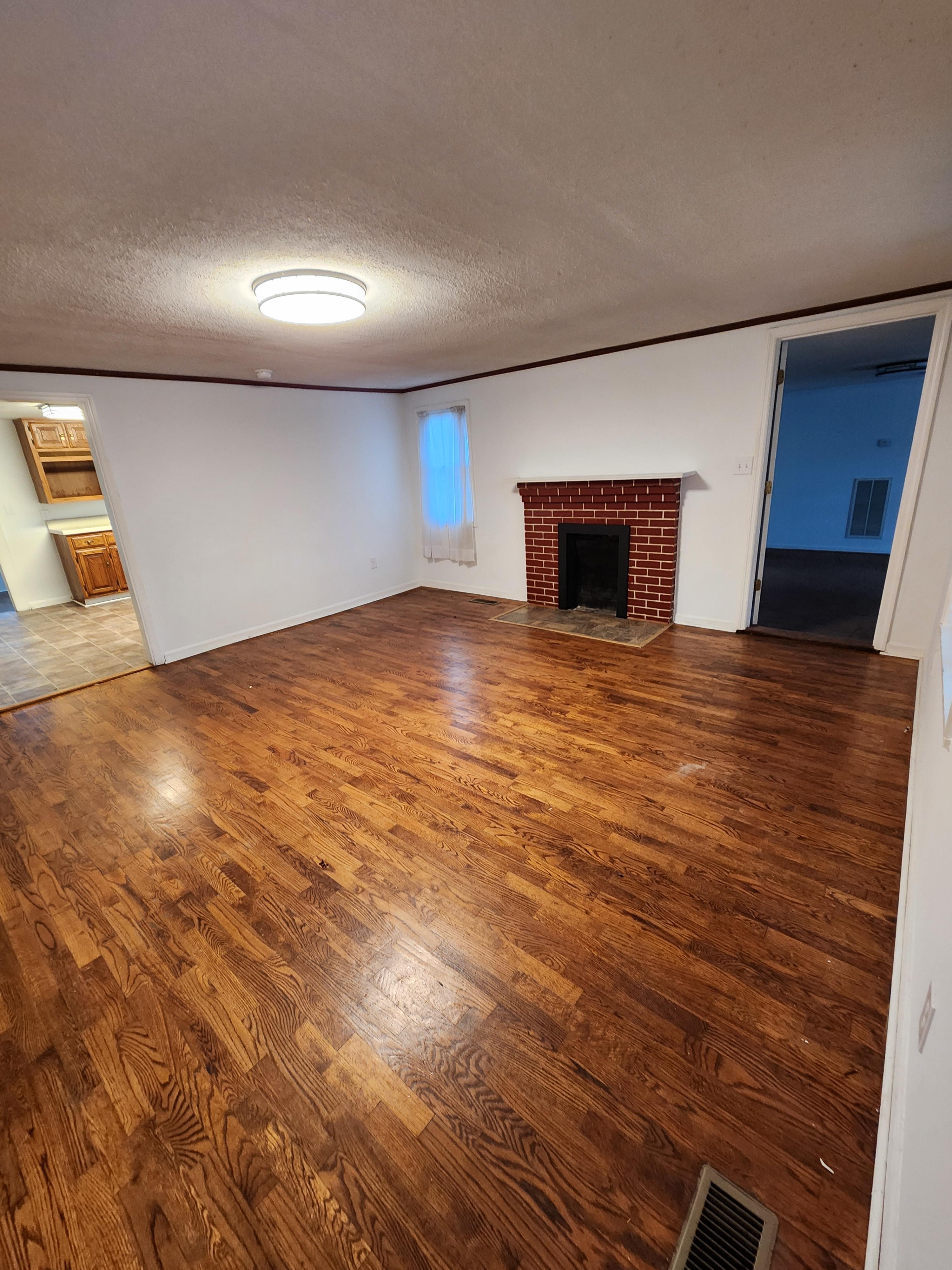 2000 Oxnard Rd – photo 5