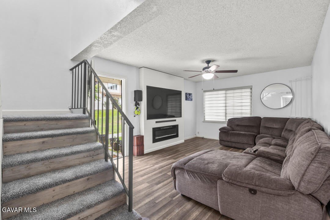 13185 1/2 Bromont Avenue – photo 5
