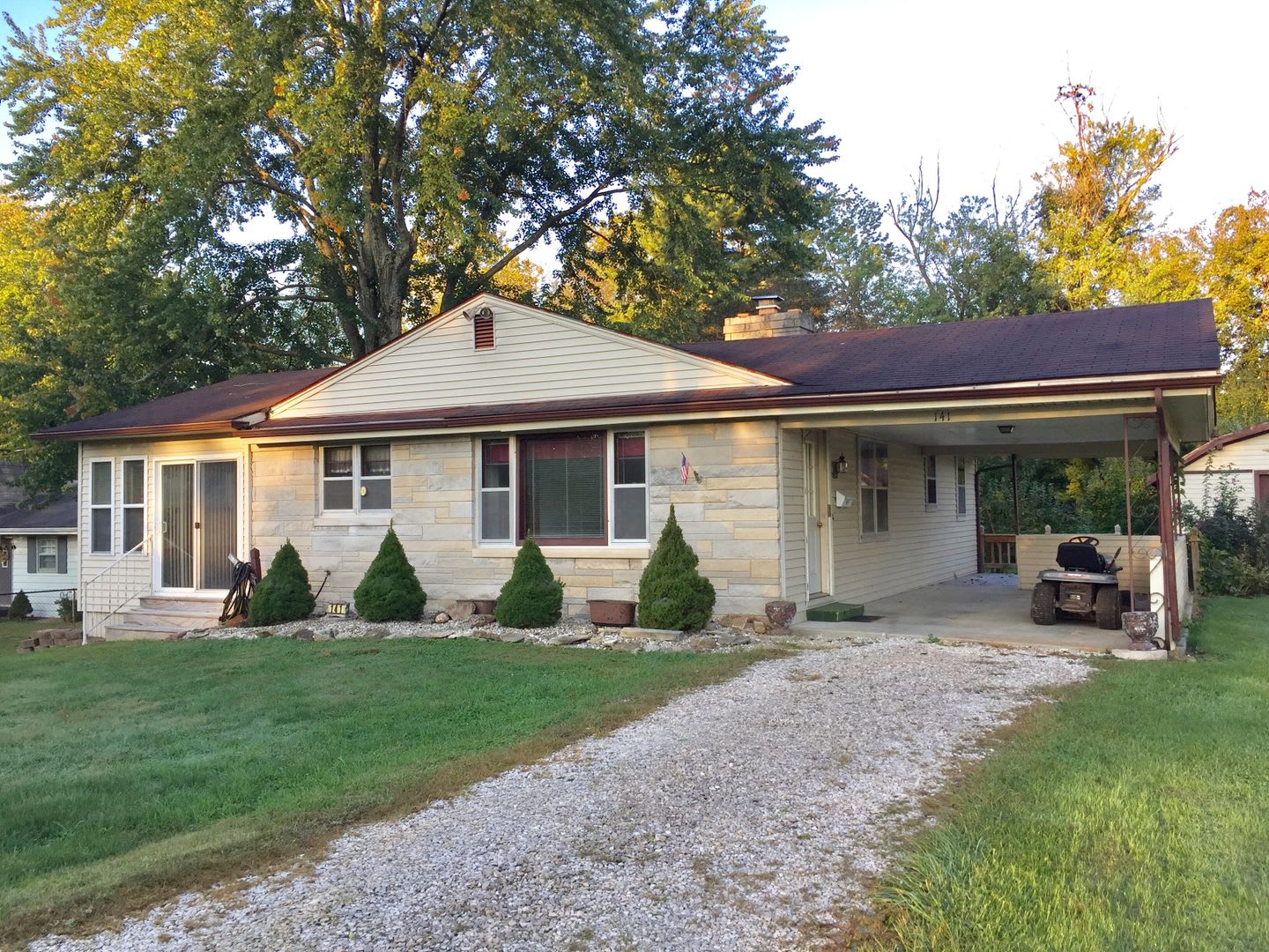 141 N. Overhill Dr – photo 1