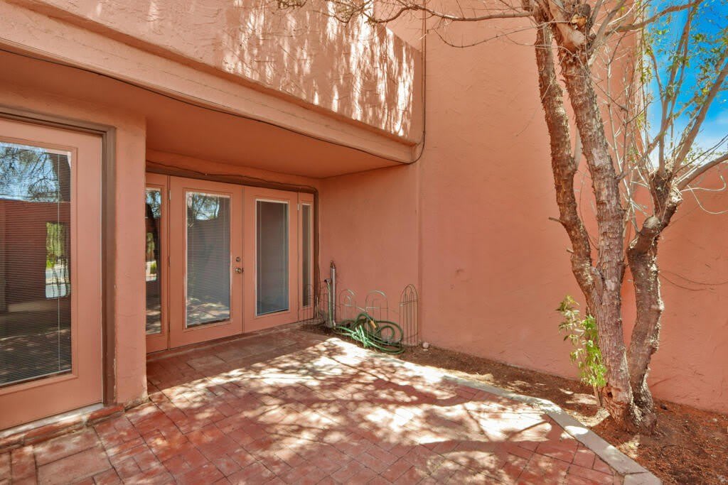 730 N Resler Drive – photo 5