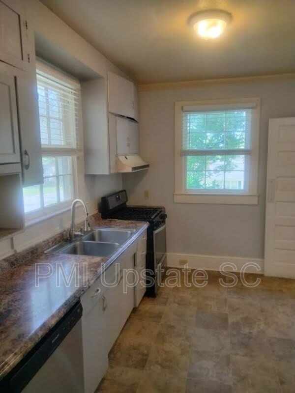 129 Academy Street – photo 3