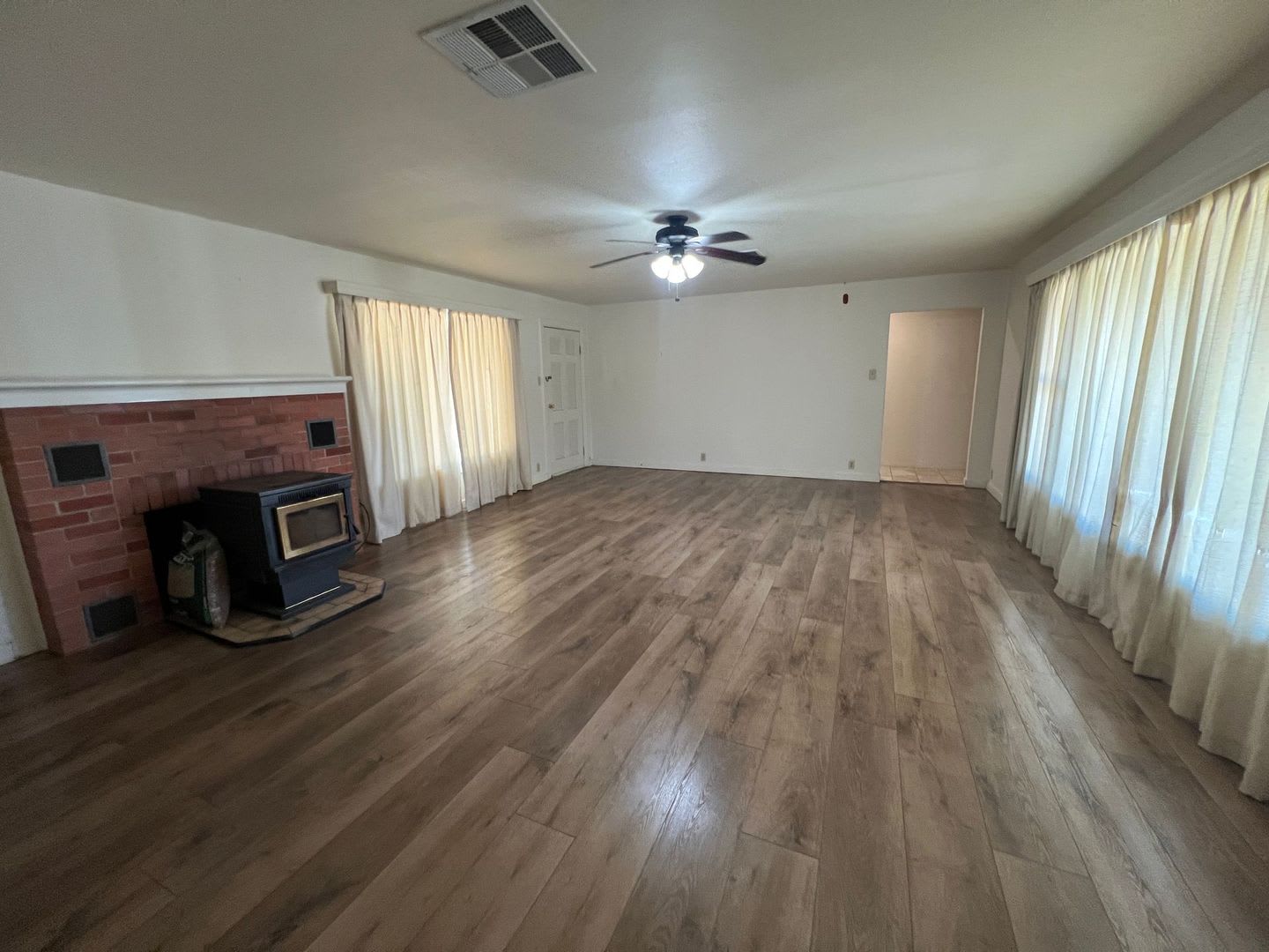 3 bedroom 1 bath home in Red Bluff – photo 3