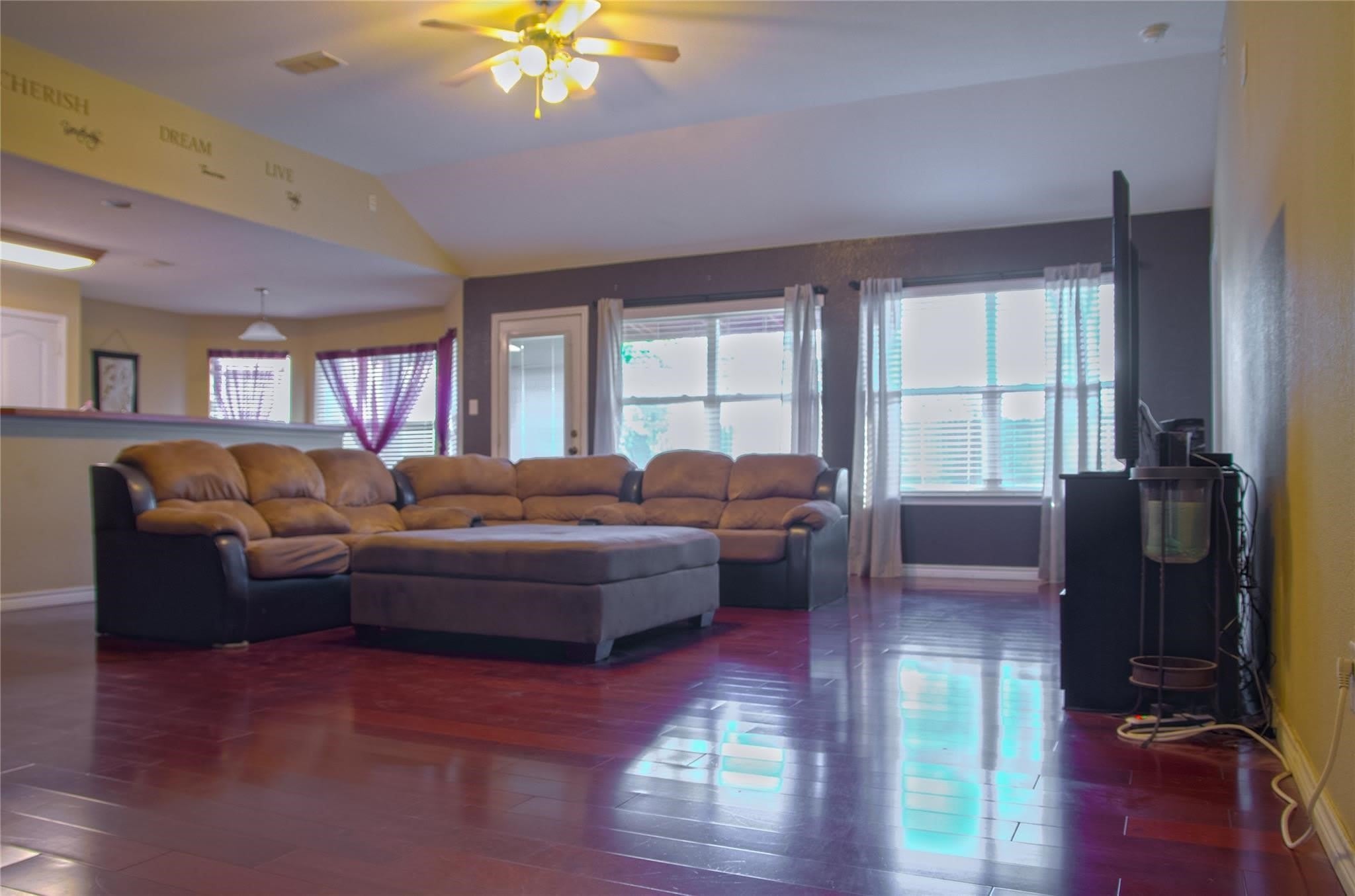 6650 Sutherland Street – photo 2