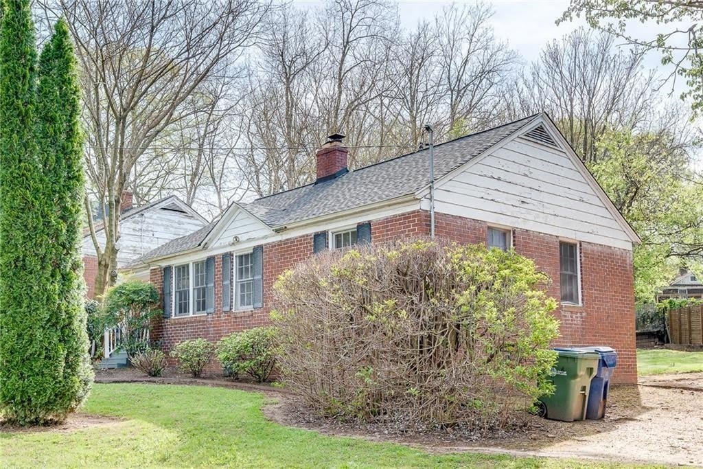 388 Ashley Avenue NE – photo 4