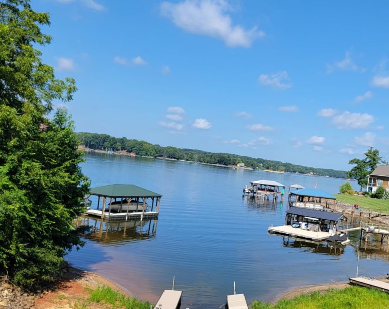 Lovely waterfront home with pier for rent – photo 3