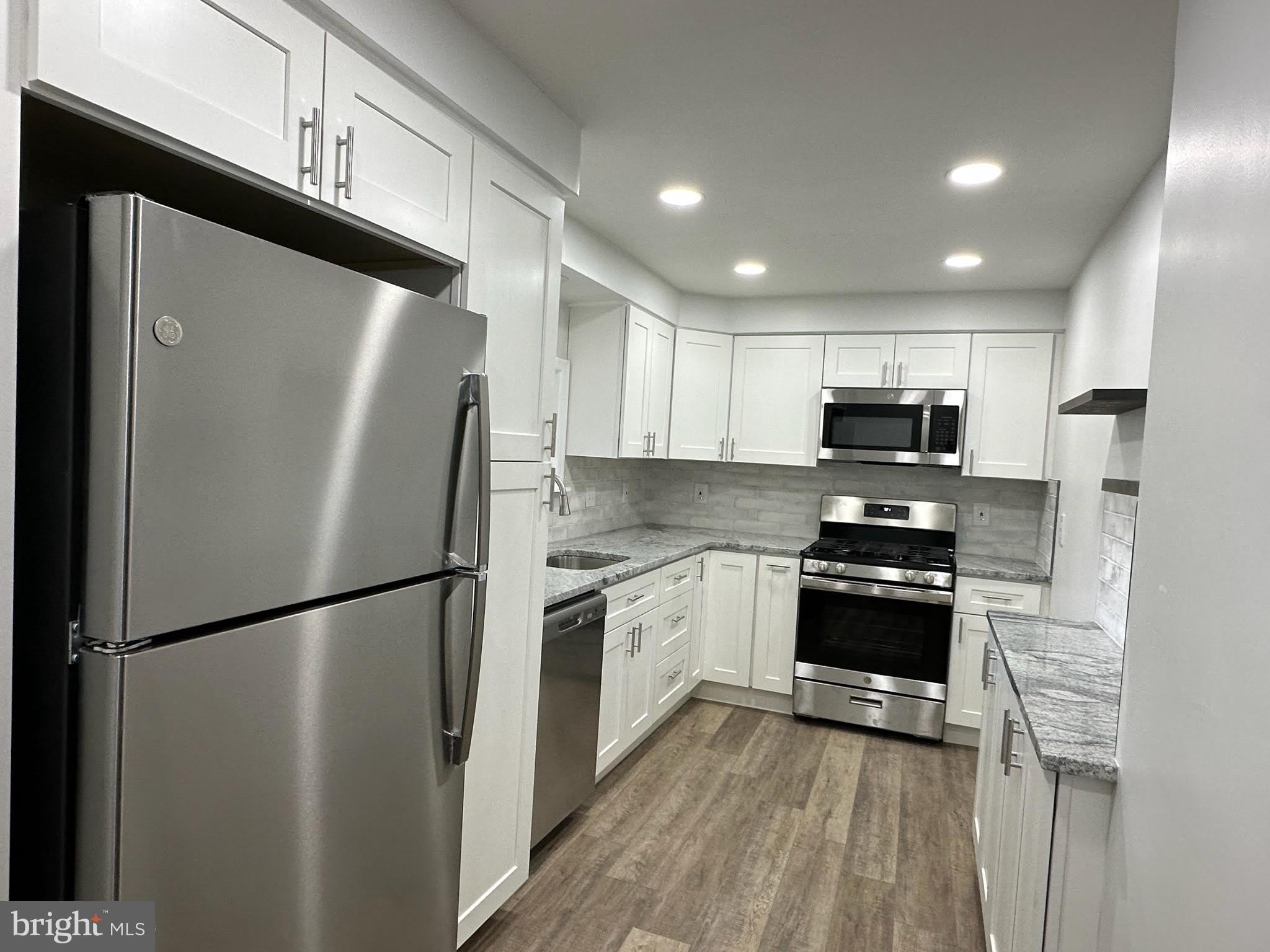 140 KALOS Street – photo 3