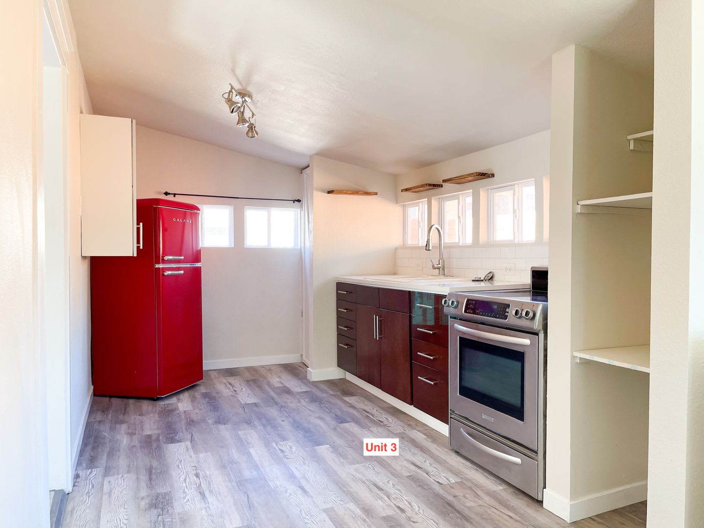 1/2 off first months rent Totally Renovated Studio! AVAILABLE NOW!! – photo 2