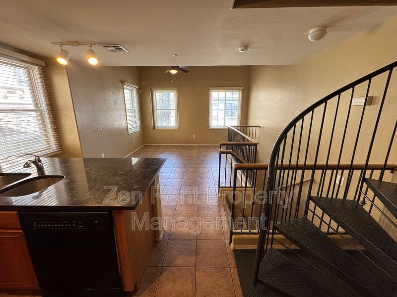 4062 E Windsor Drive – photo 4