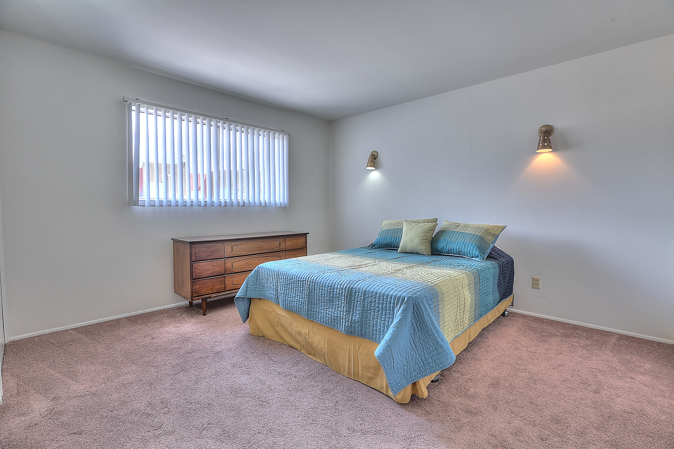 Graceland Plaza Apartments – photo 3