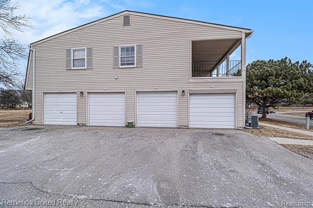 279 Lake Village Drive – photo 3