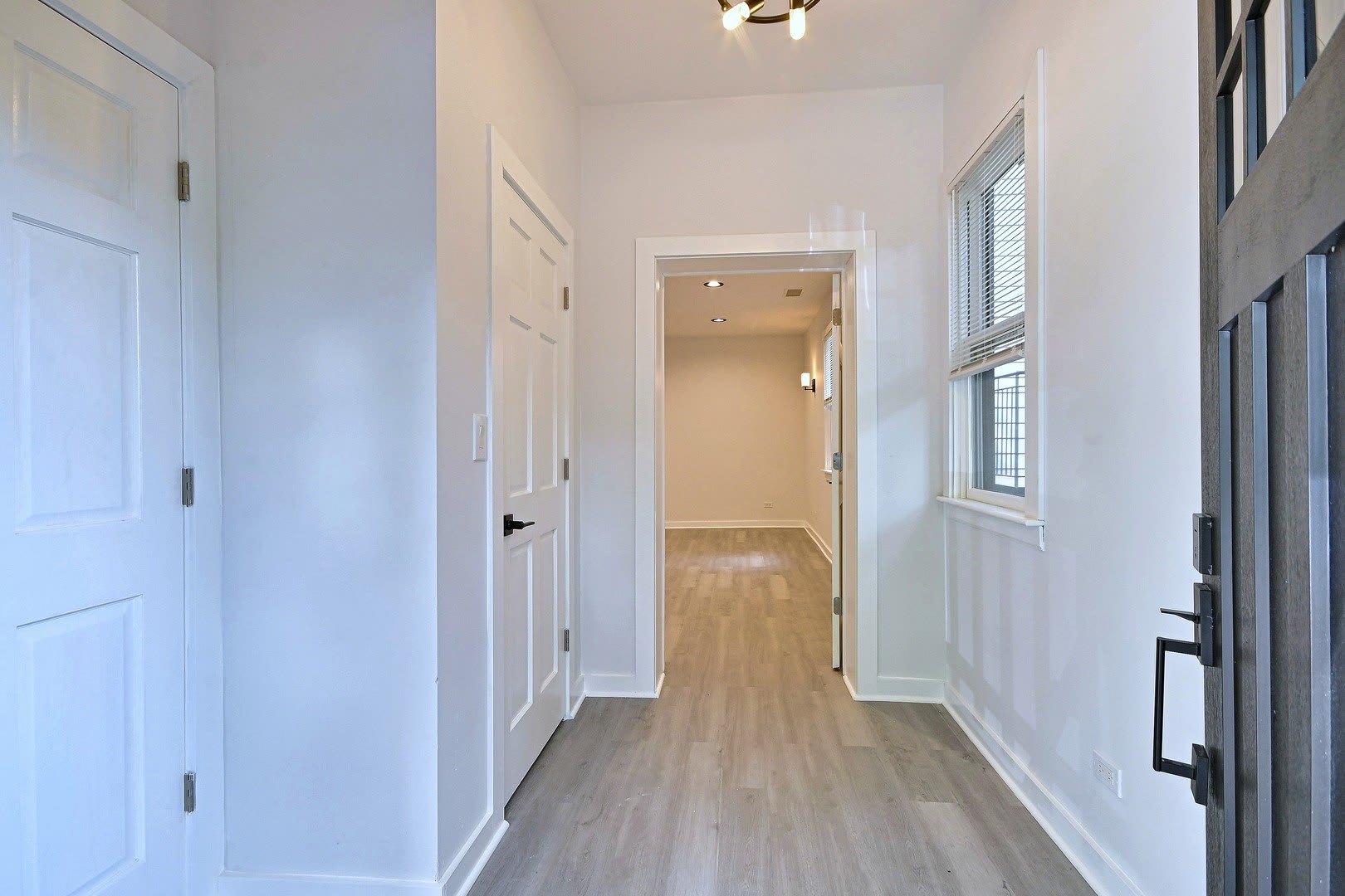 2932 N Lakewood Avenue – photo 3