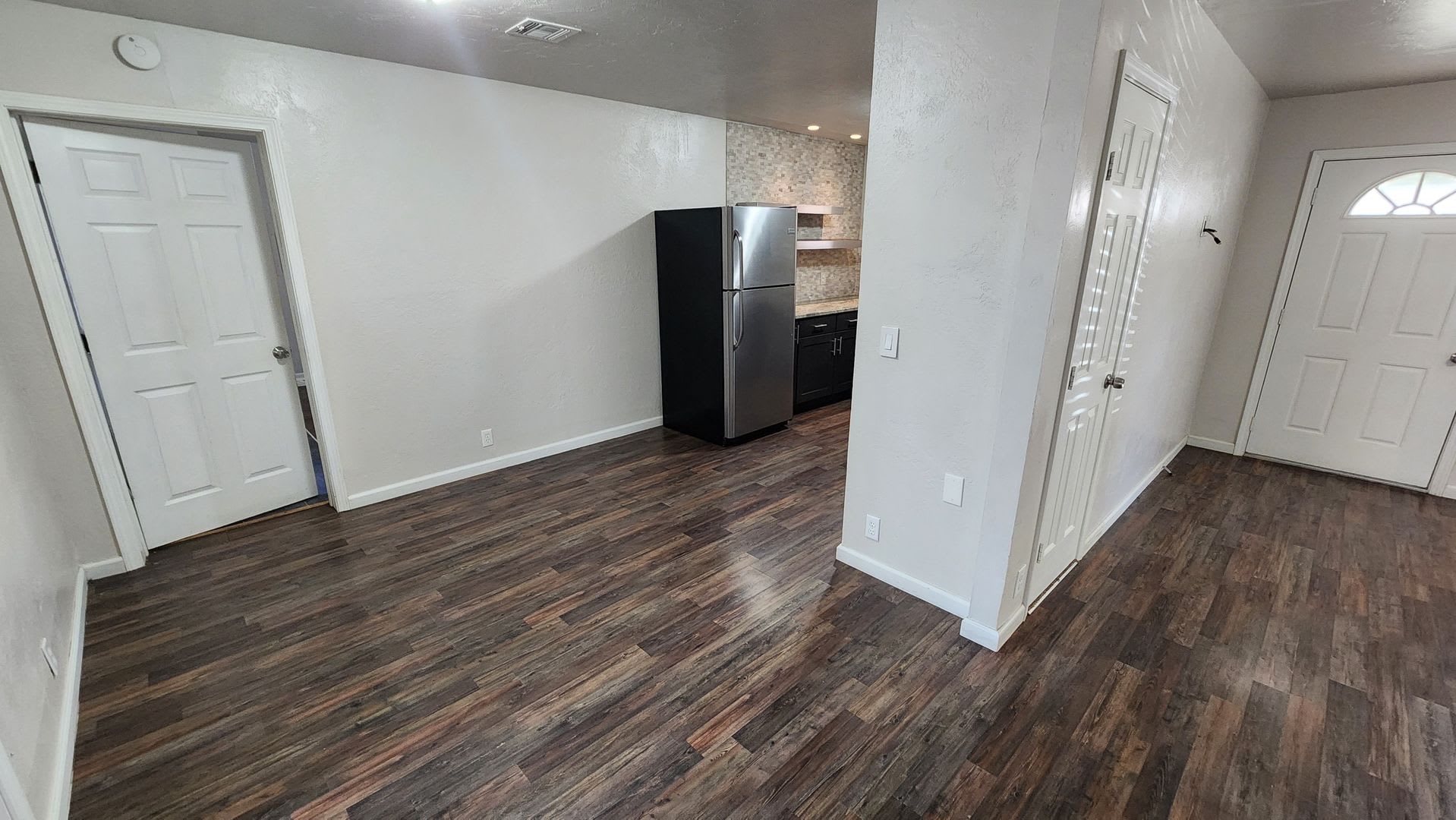Remodeled 3 bedroom 1 bathroom house in Edmond, OK close to UCO with granite and stainless-steel appliances – photo 4