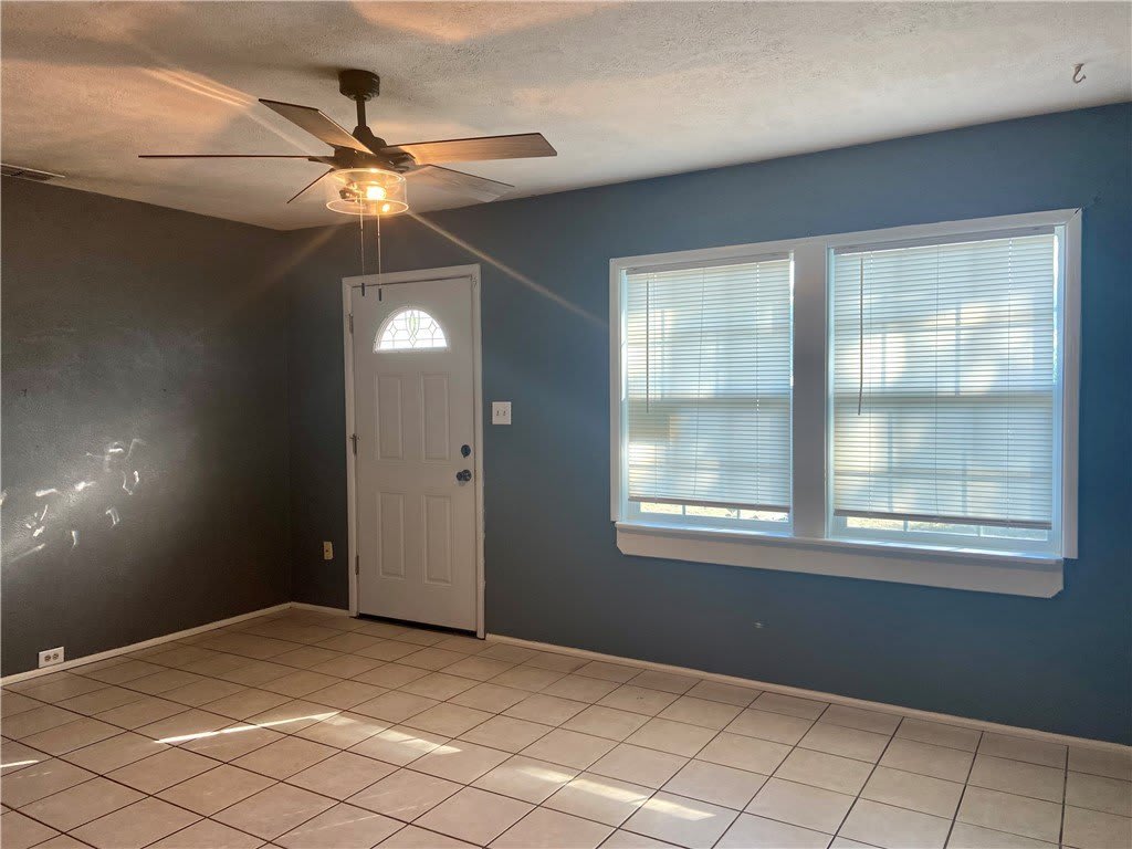 4010 Robinhood Drive – photo 2