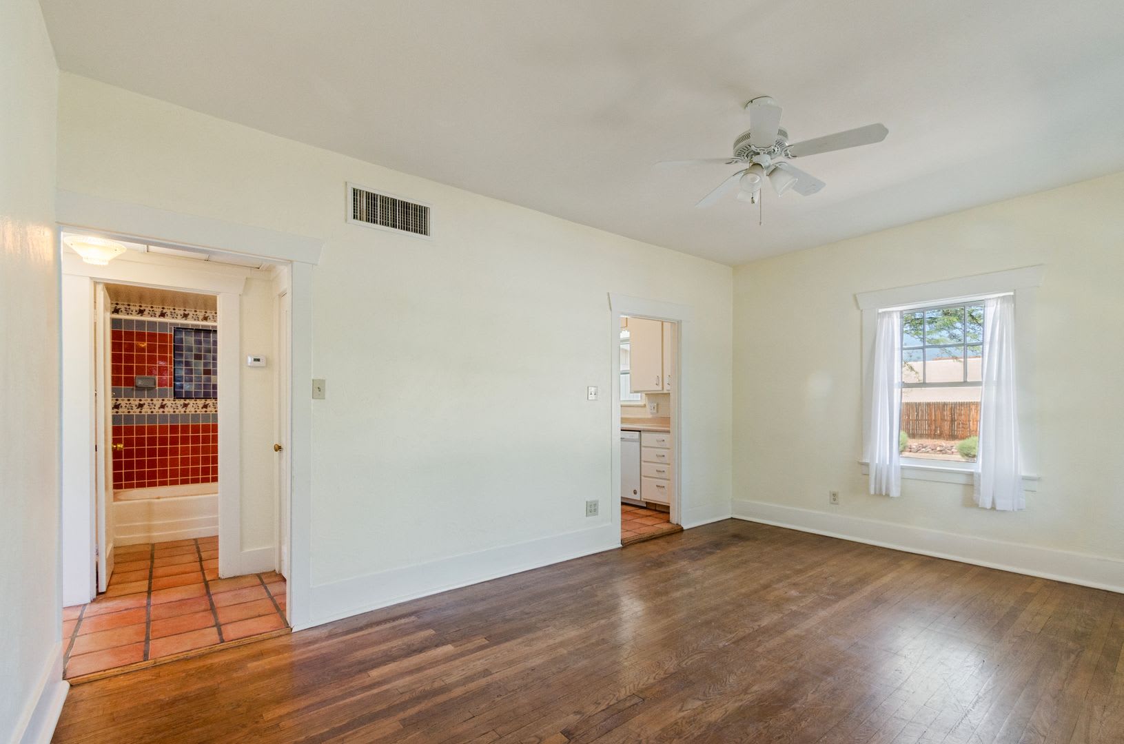 3 Bed 2 Bath Home Perfect For U Of A Students Faculty And Staff – photo 4