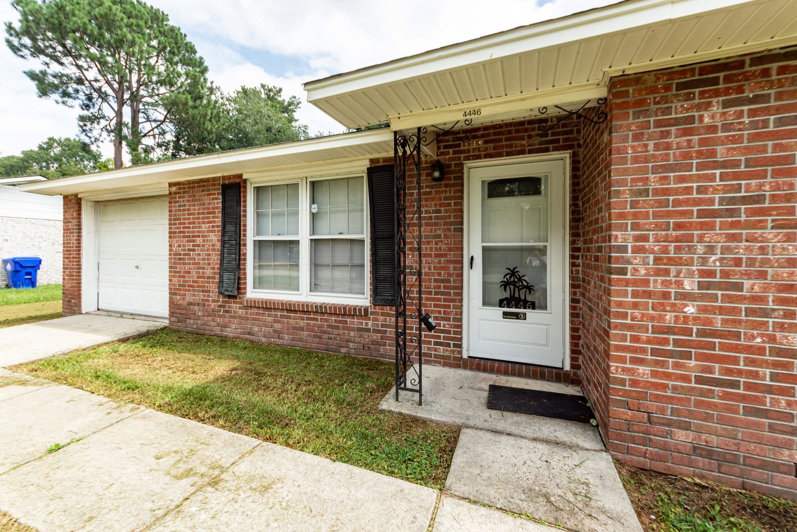 3 Bedroom, 1 Bathroom Home in Woodside Manor – photo 2