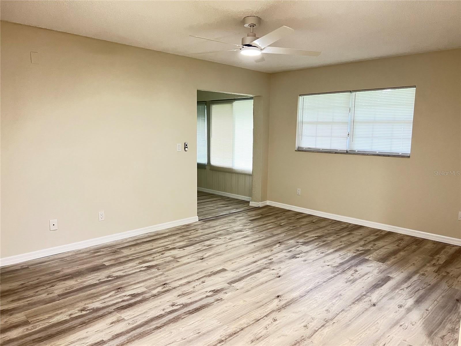572 FAIRWAYS Lane – photo 5