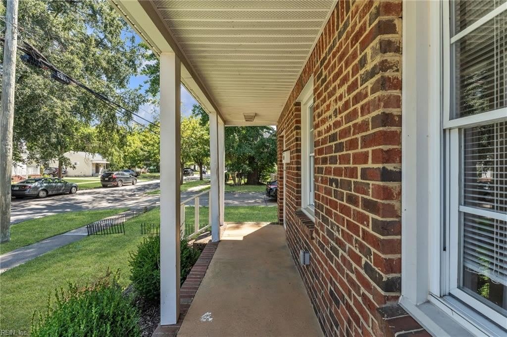 1359 W 40th Street – photo 3