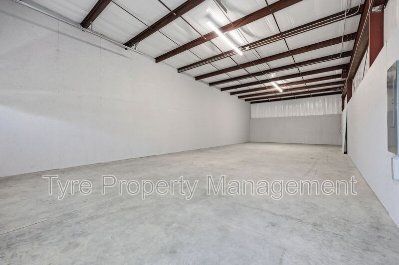 3945 Lee Street – photo 3