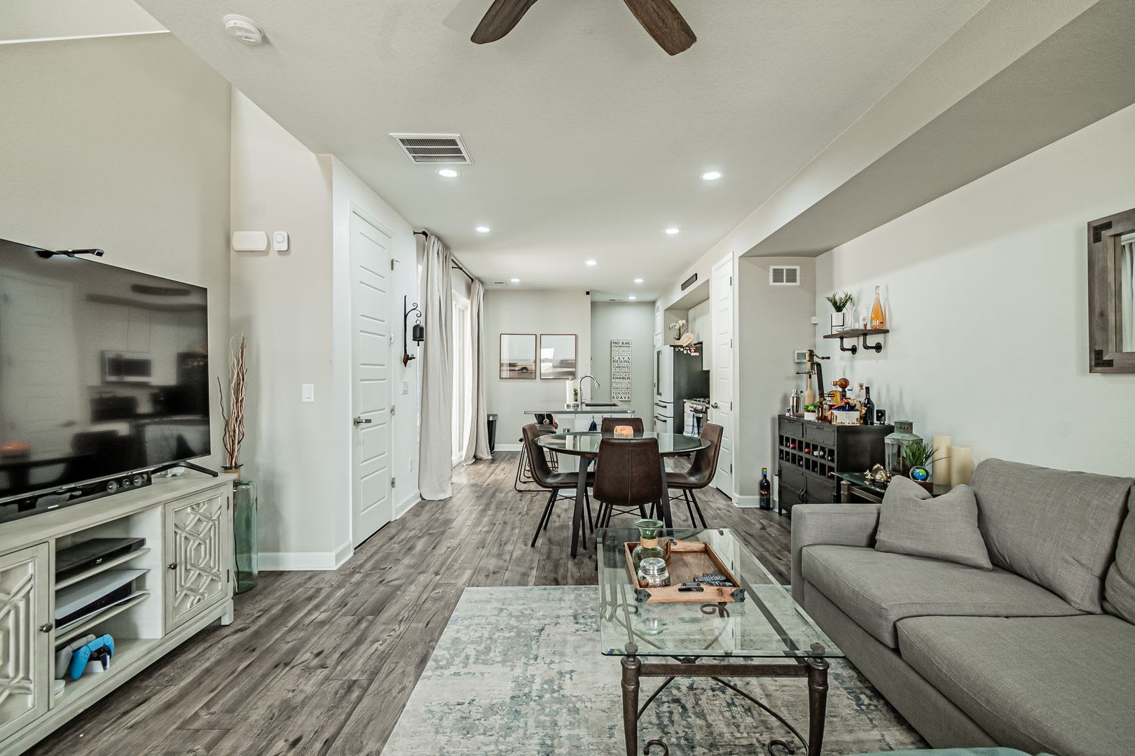 3BD, 2.5BA Commerce City Townhome with 2-Car Garage – photo 3