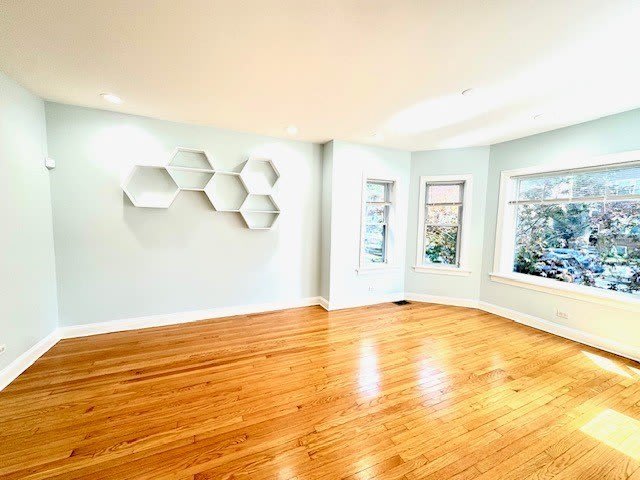 5618 N Artesian Avenue – photo 4