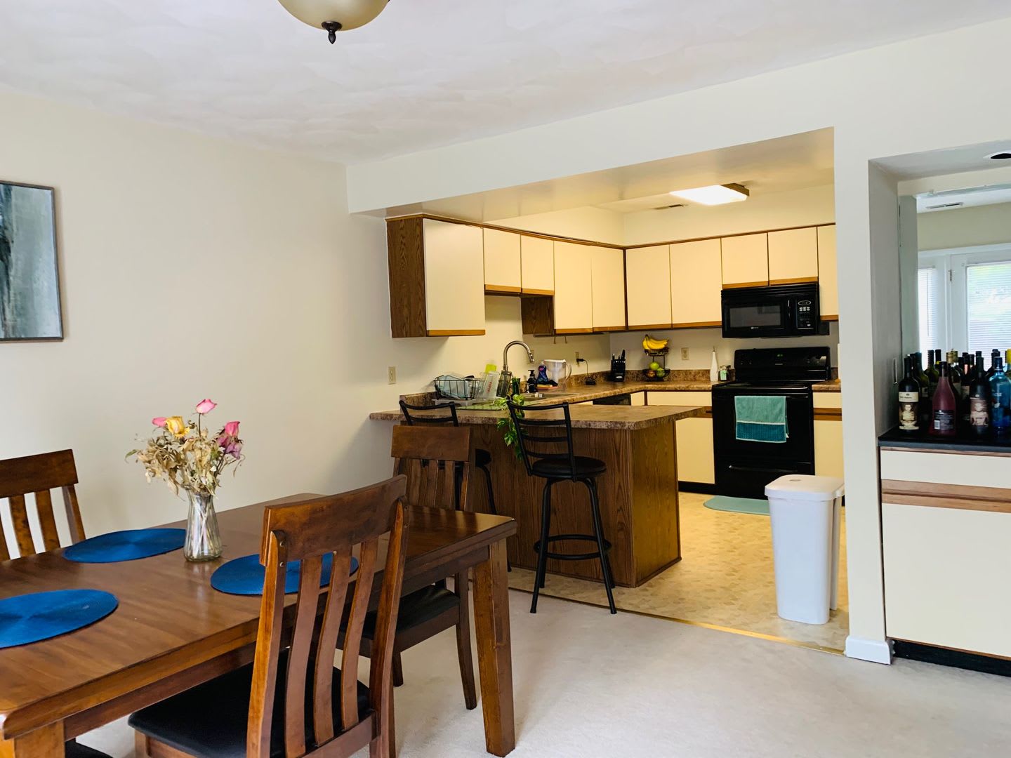 2 Bedroom 2 5 Bath Townhouse With 2 Car Garage – photo 5