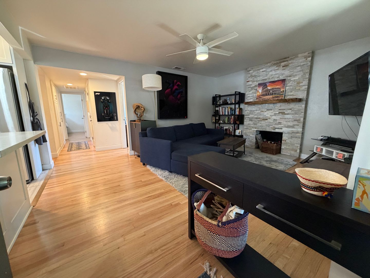 Fully Furnished 3BR/2BA Sacramento Home – photo 4