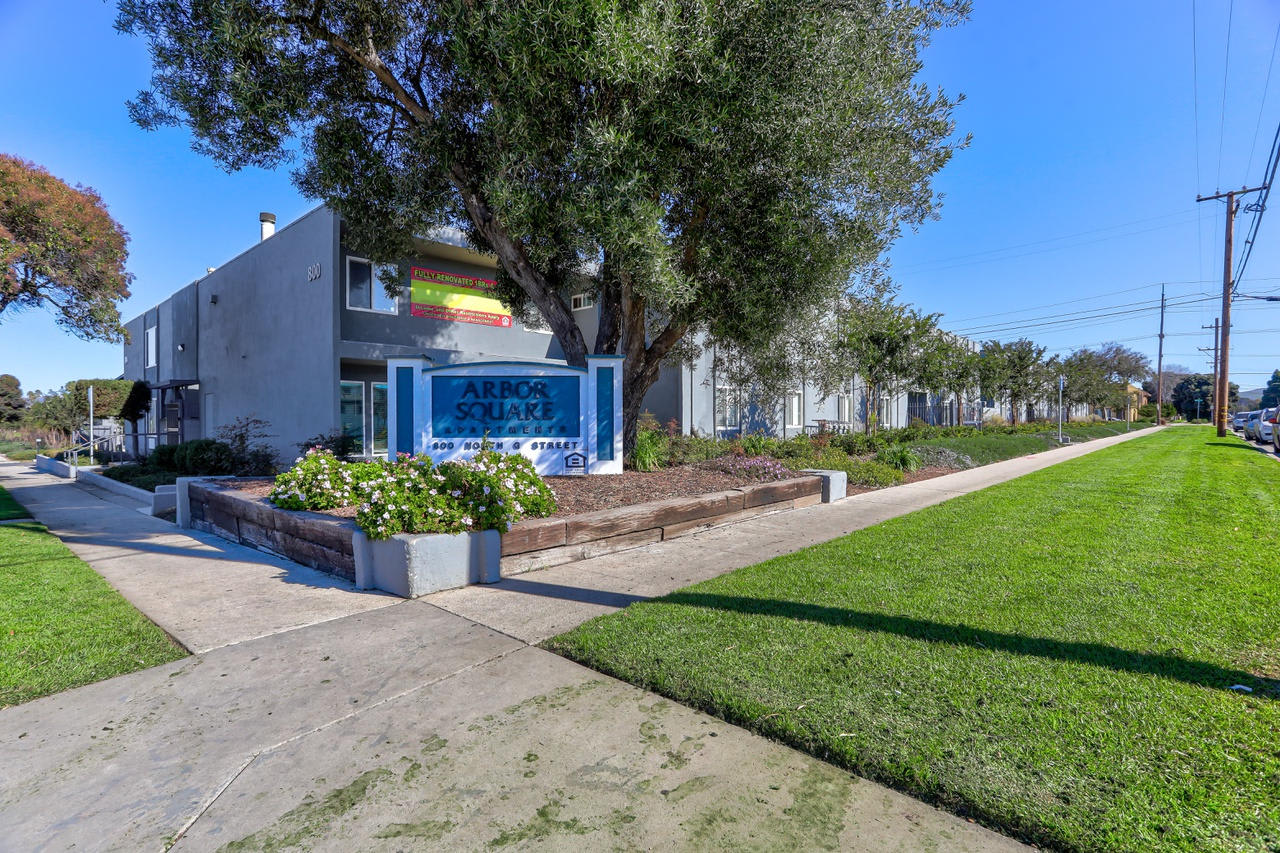 Arbor Square – photo 1