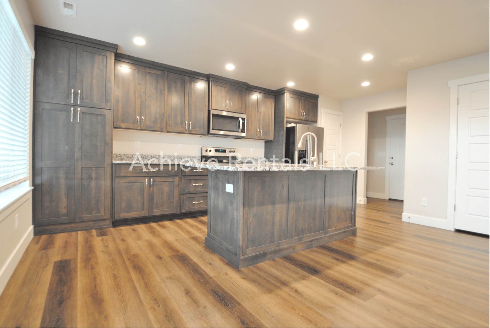Midland Square Townhome Located Near Parks Schools More – photo 4