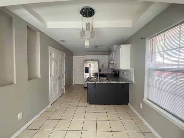 2207 West Candlelight Lane – photo 4